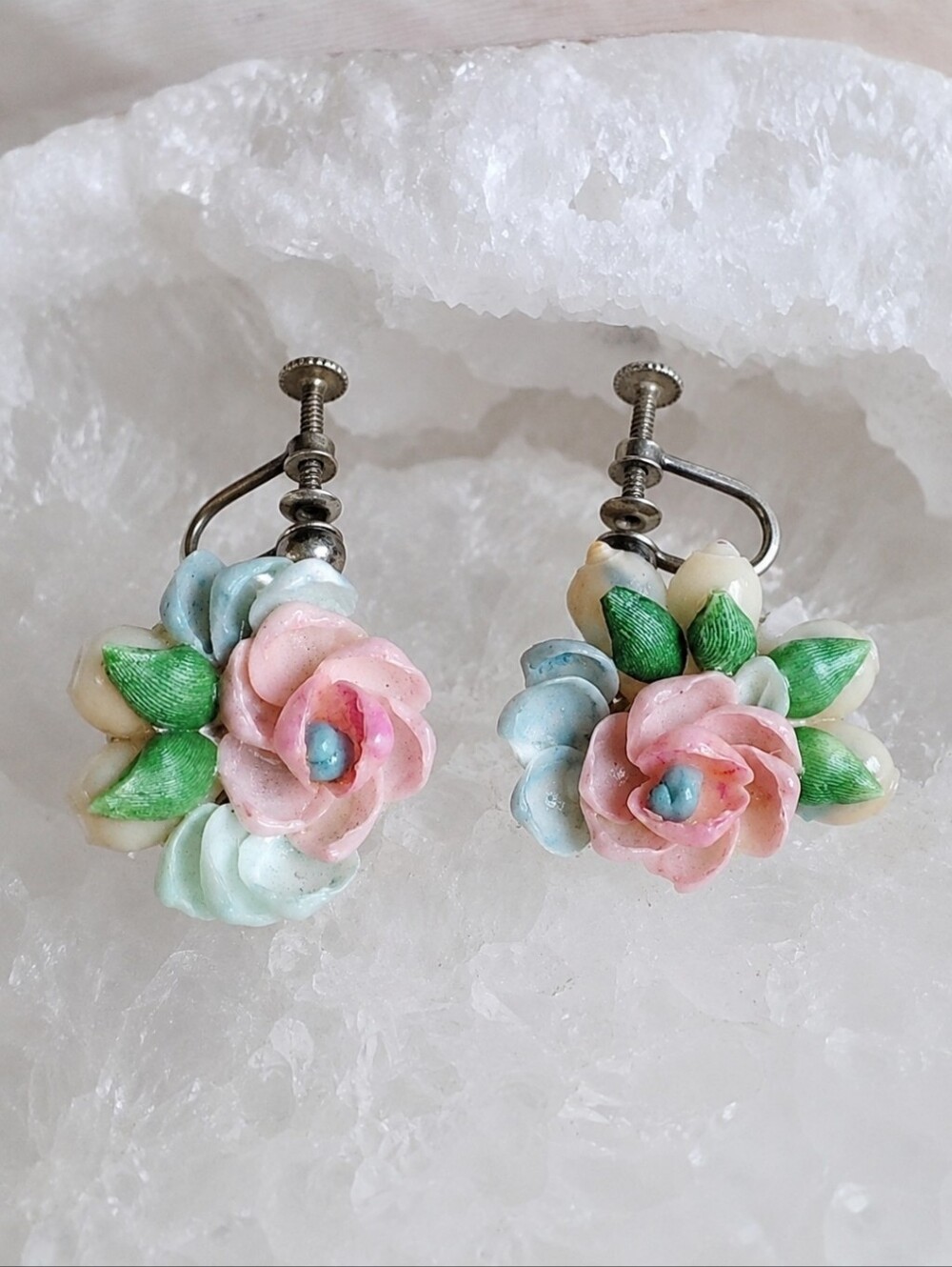 Miniature Pastel Delicate Sea Shell Silver Tone Vintage Old Screwback Earrings